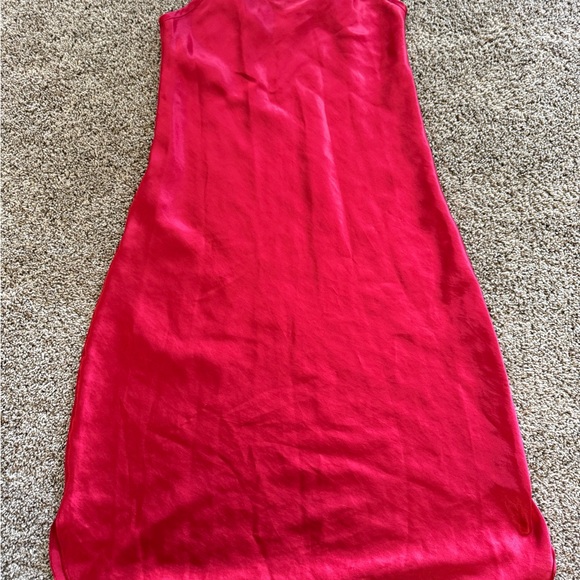 Elegant Red Silky Dress - Picture 1 of 3